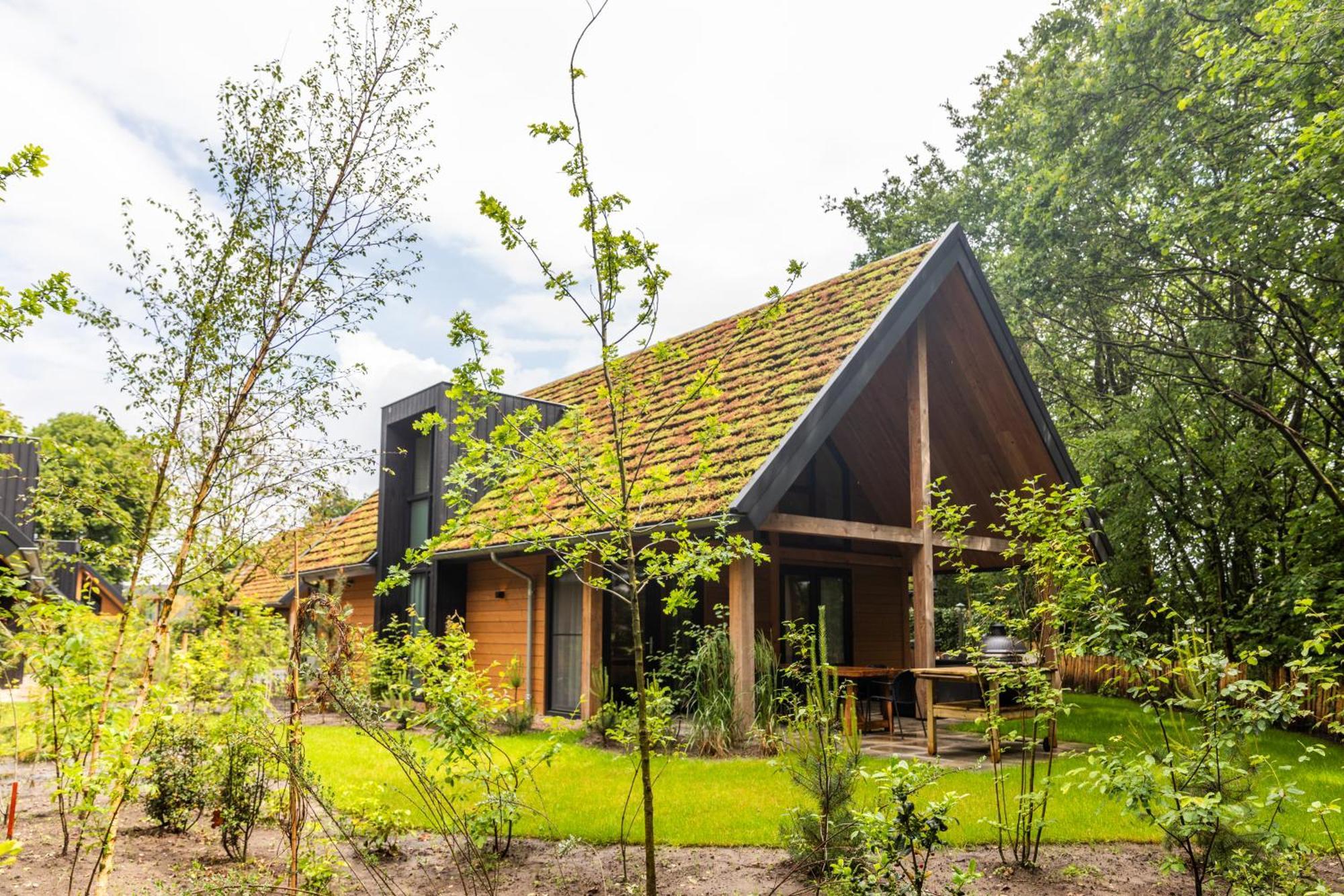Bos Met Hottub & Sauna | 8 Personen Wekerom